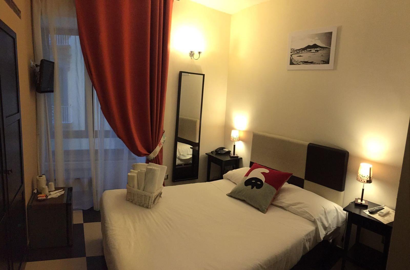 Hotel Plebiscito Aparthotel Napoli Bagian luar foto