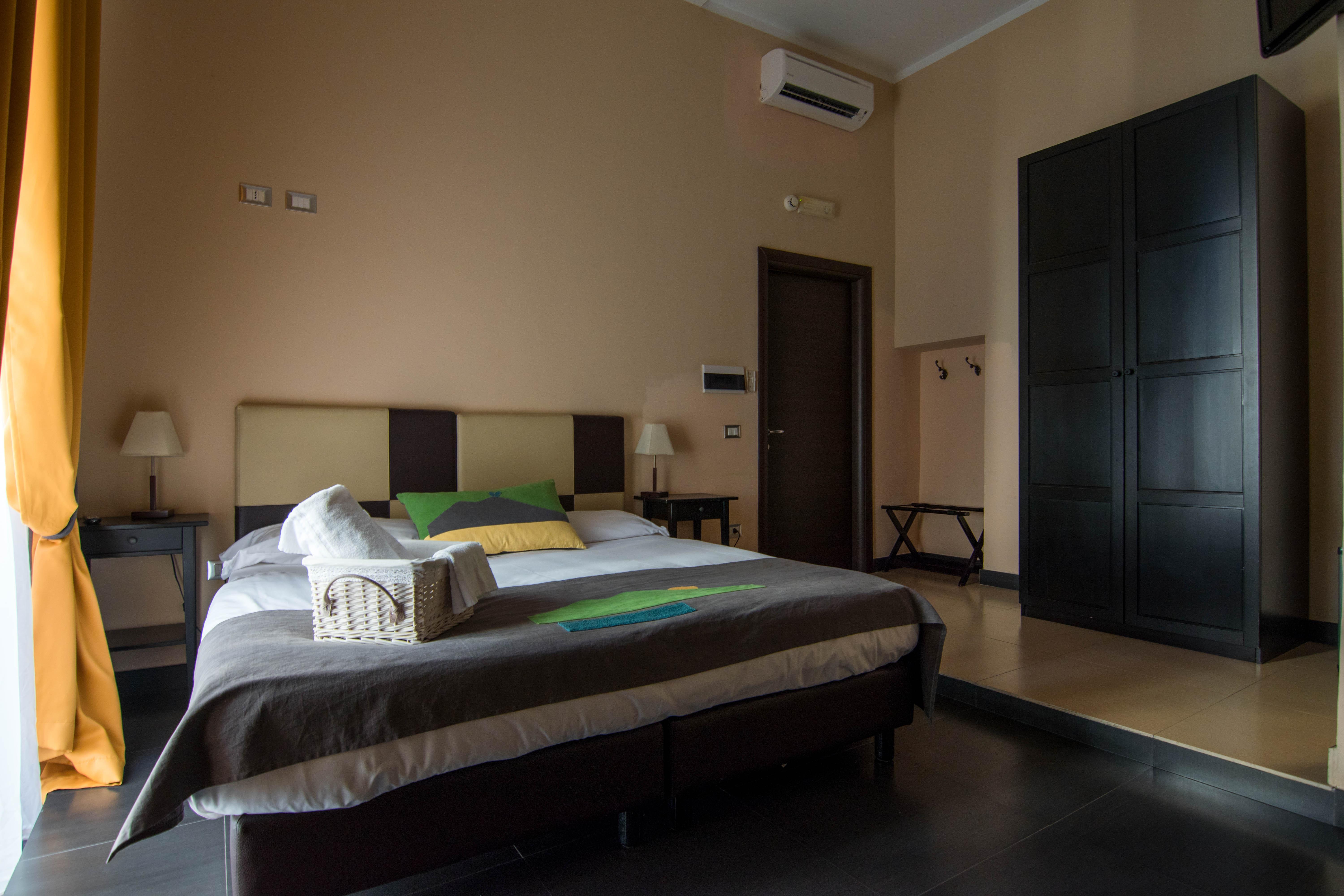 Hotel Plebiscito Aparthotel Napoli Bagian luar foto