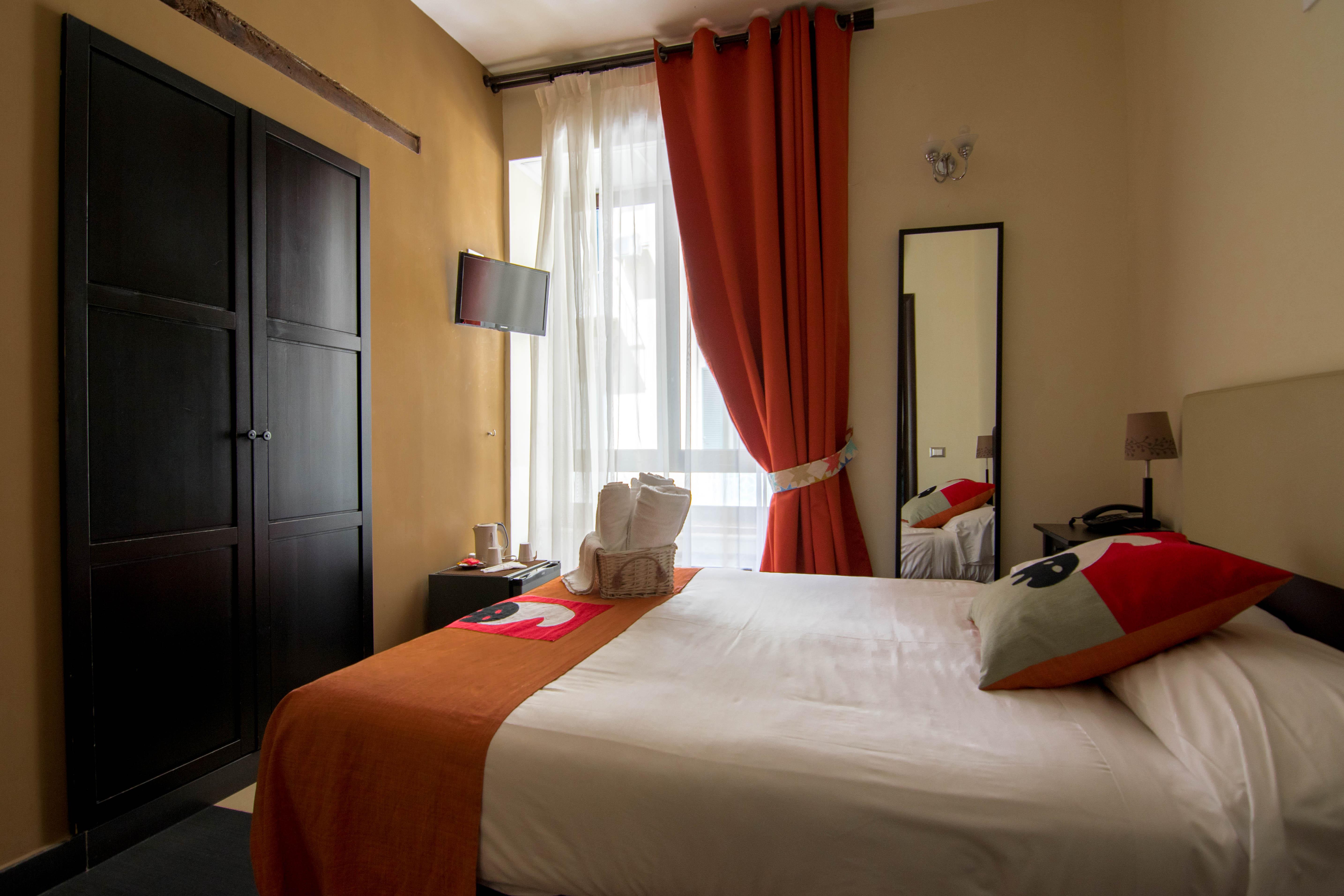 Hotel Plebiscito Aparthotel Napoli Bagian luar foto