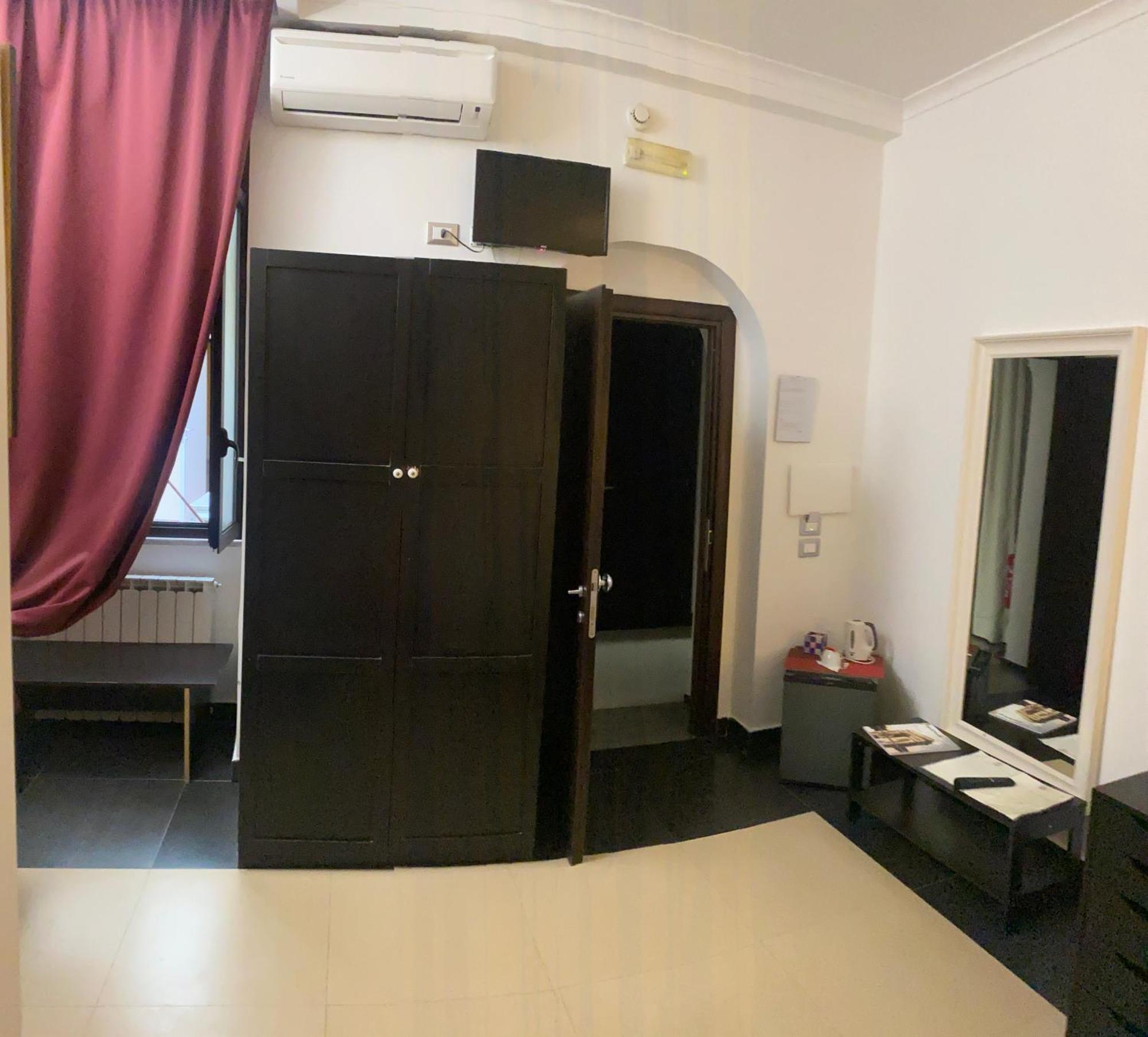 Hotel Plebiscito Aparthotel Napoli Bagian luar foto
