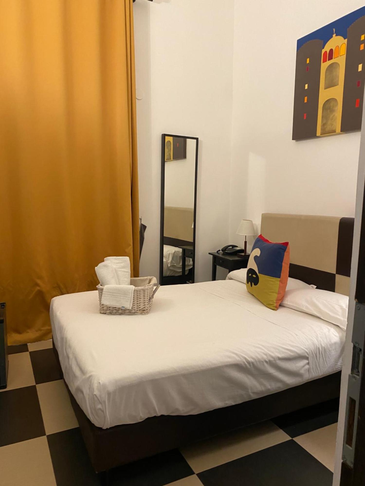 Hotel Plebiscito Aparthotel Napoli Bagian luar foto