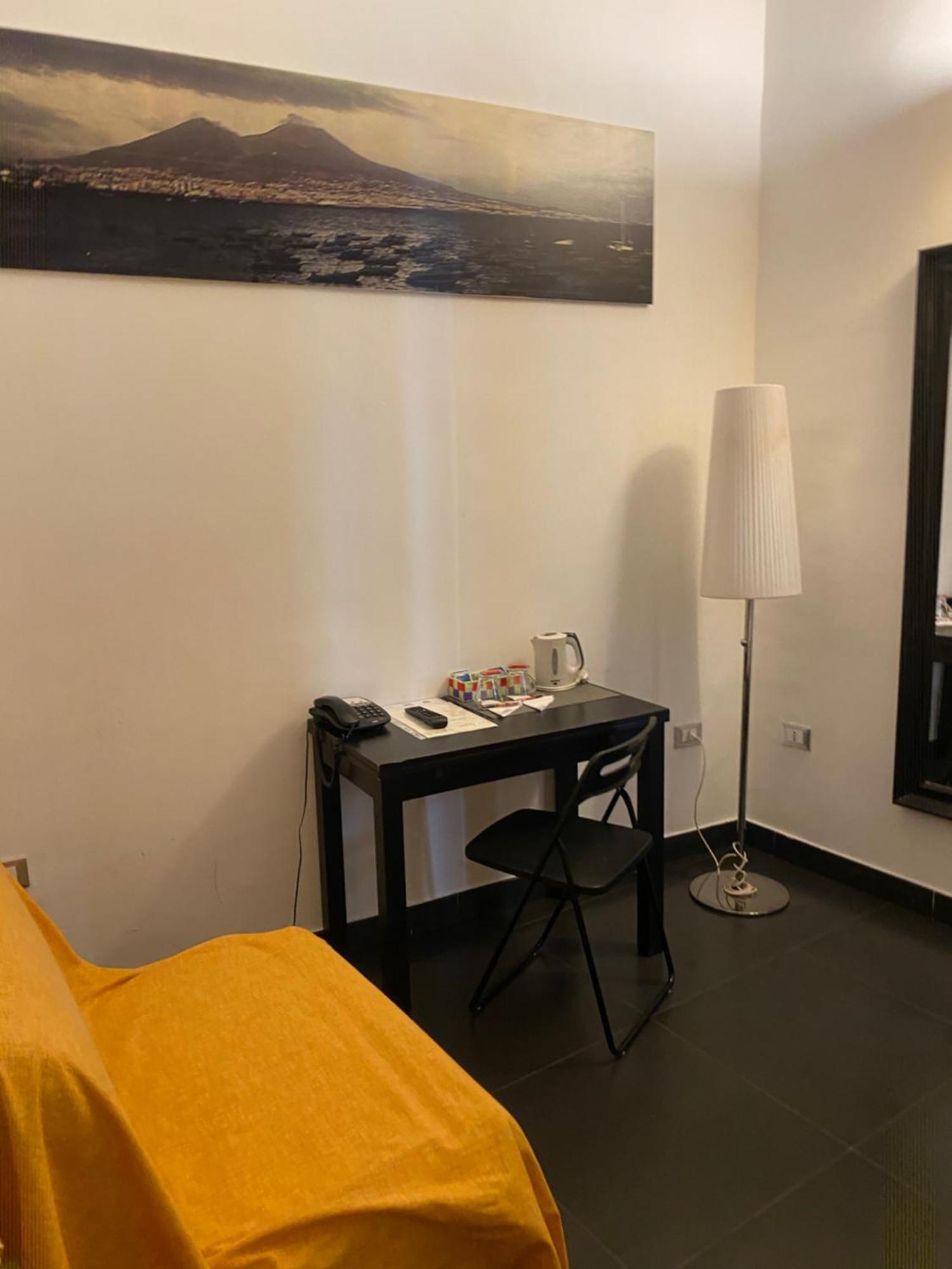 Hotel Plebiscito Aparthotel Napoli Bagian luar foto