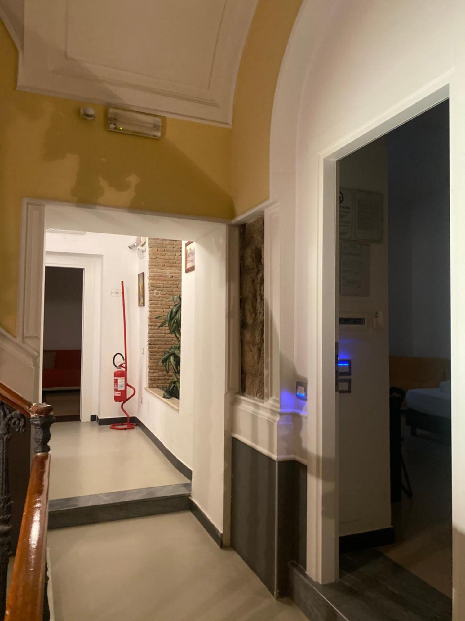 Hotel Plebiscito Aparthotel Napoli Bagian luar foto