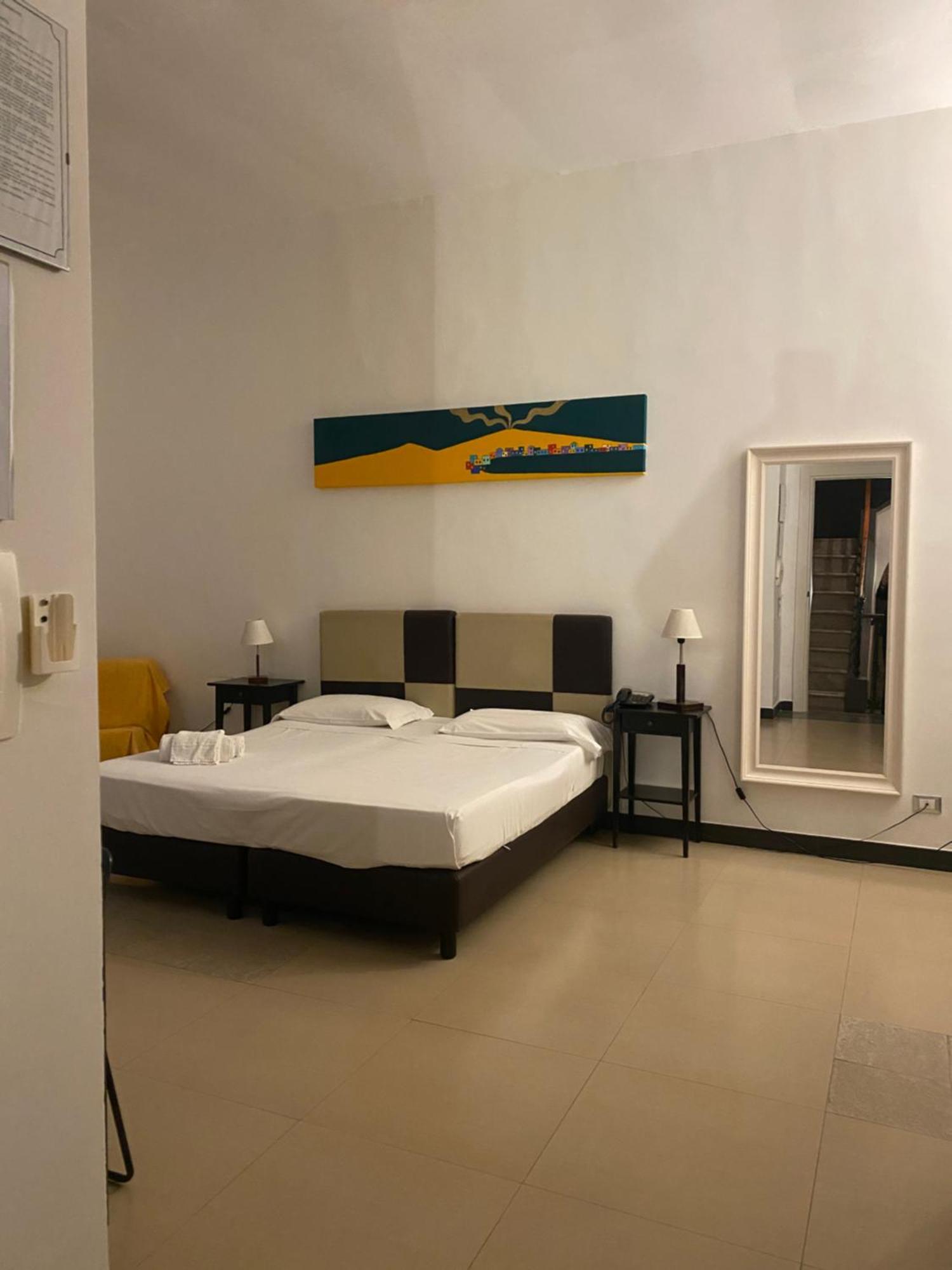 Hotel Plebiscito Aparthotel Napoli Bagian luar foto
