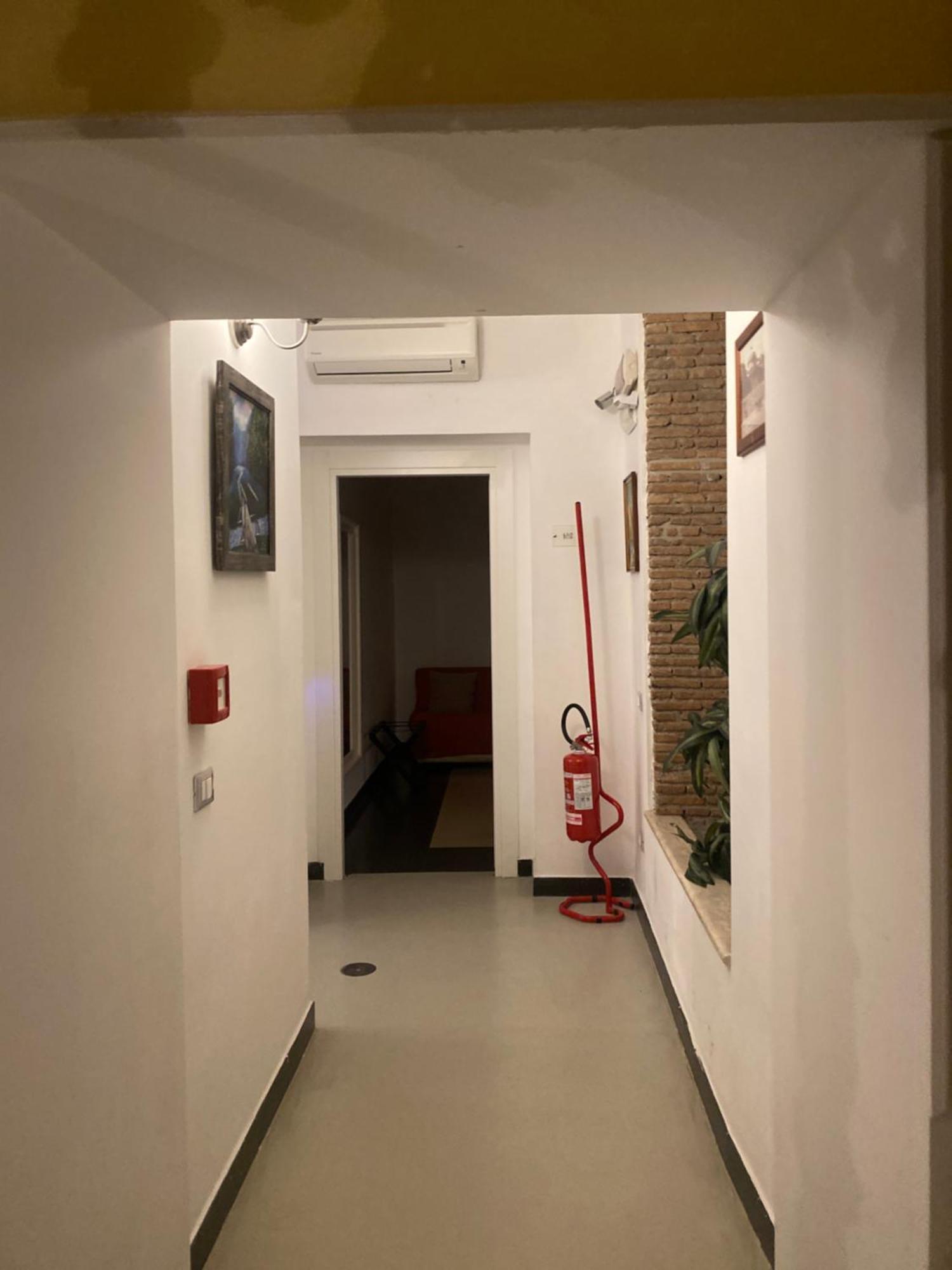 Hotel Plebiscito Aparthotel Napoli Bagian luar foto
