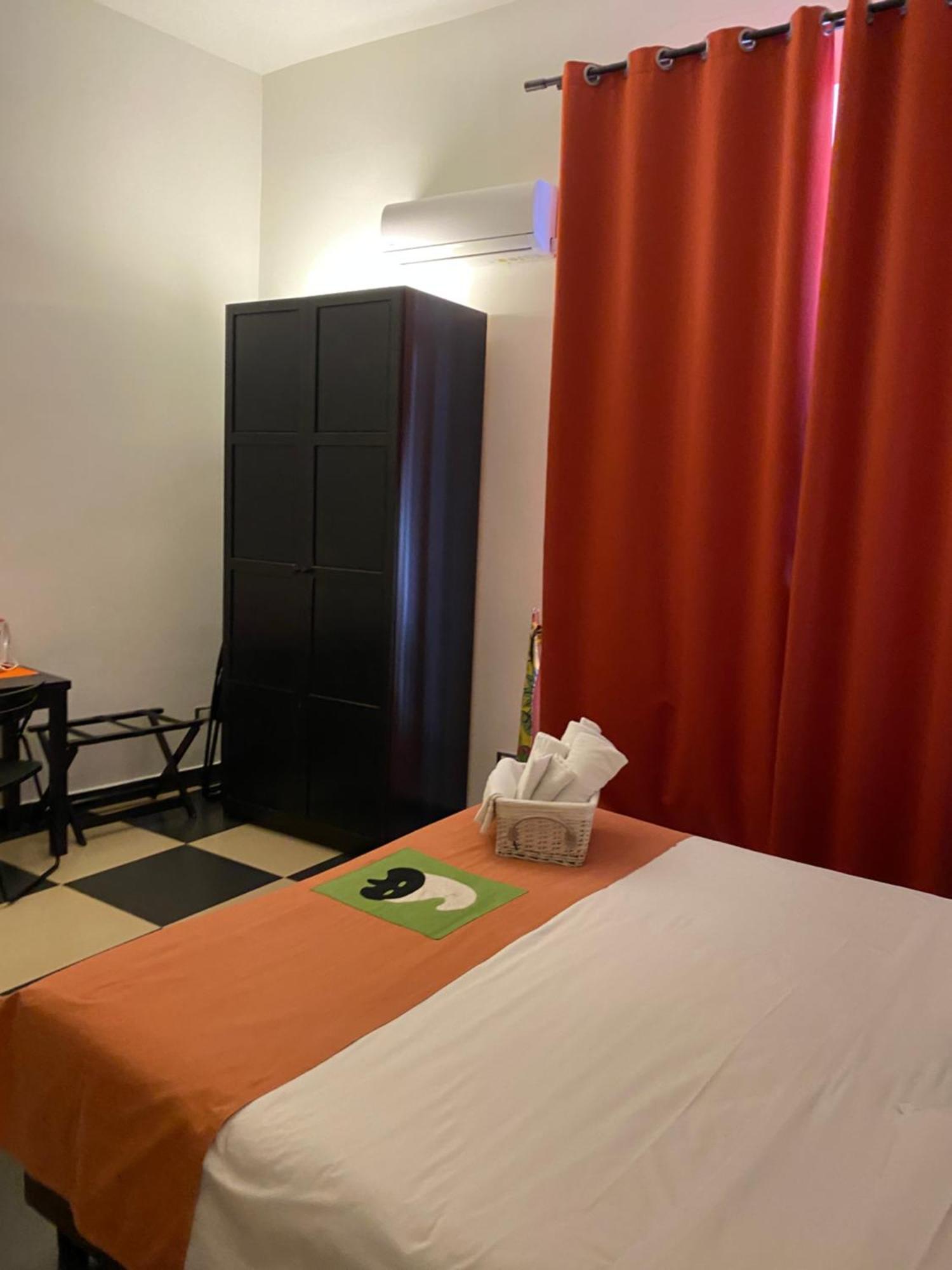 Hotel Plebiscito Aparthotel Napoli Bagian luar foto