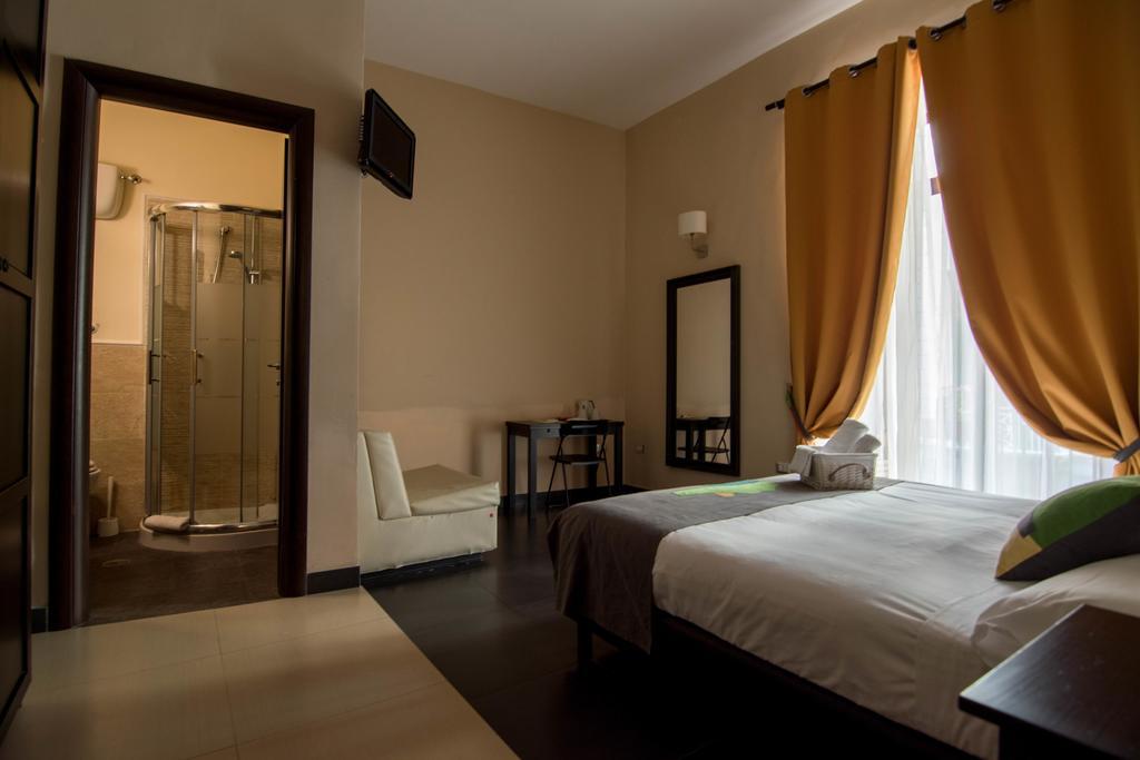 Hotel Plebiscito Aparthotel Napoli Bagian luar foto
